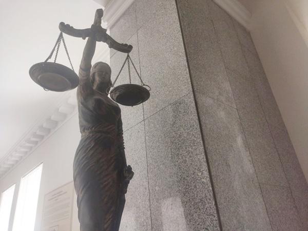 Жительницу Таганрога приговорили к двум годам в колонии за нападение на мужа