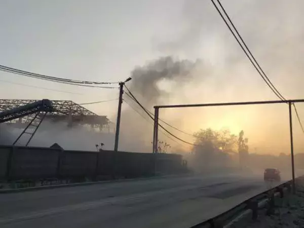 Таганрожцы пожаловались на скопище смога от металлургического завода