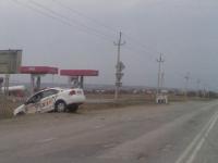 Под Таганрогом при столкновении с машиной такси улетело в кювет 