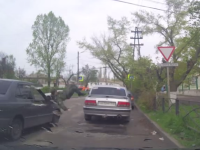 В Таганроге на улице Энгельса автоледи сбила курсанта