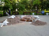 В Петровском сквере Таганрога устанавливают памятный знак на месте разрушенной Троицкой церкви В Петровском сквере Таганрога устанавливают памятный знак на месте разрушенной Троицкой церкви