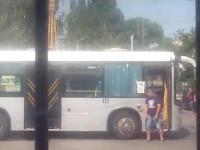 В Таганроге на видео попал пьяный водитель автобуса В Таганроге на видео попал пьяный водитель автобуса