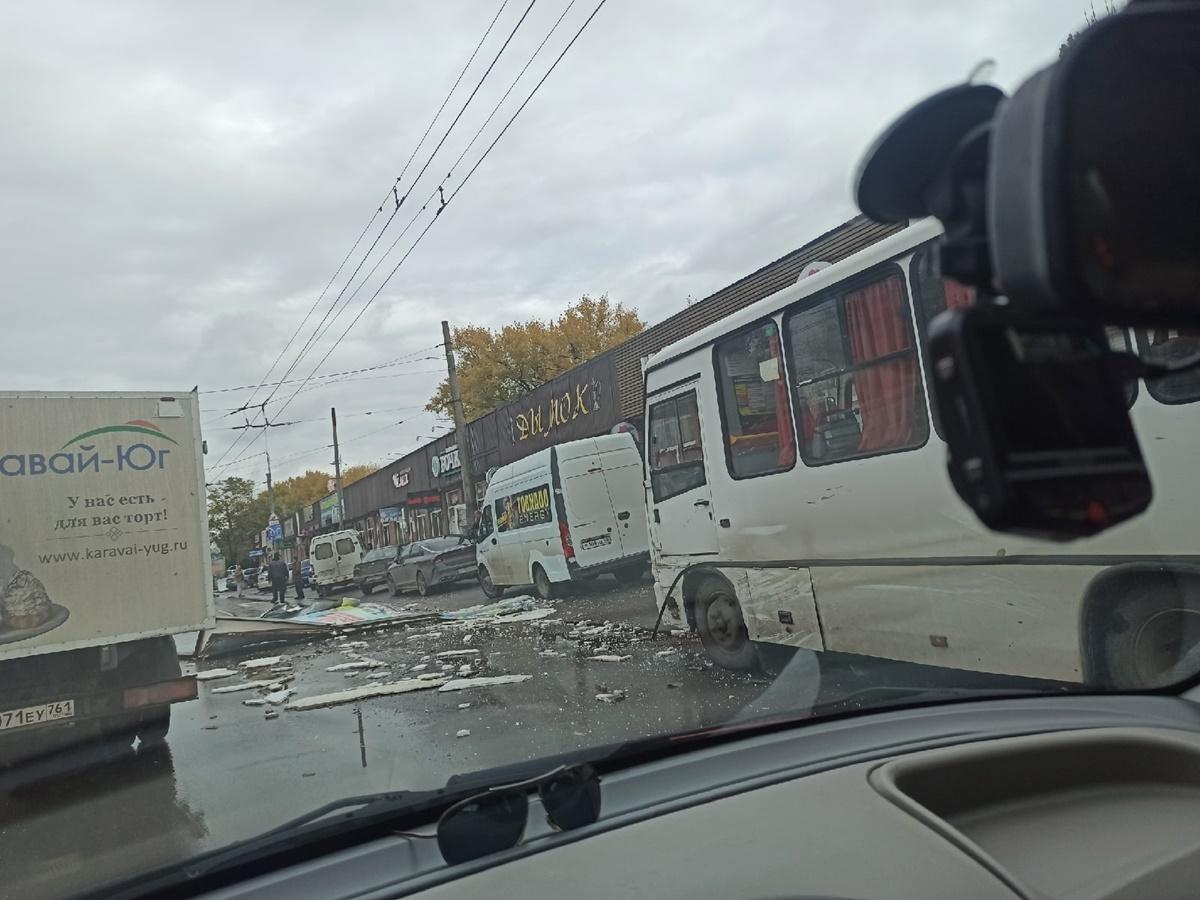 В Таганроге водитель «ГАЗели» устроил массовое ДТП » DonDay - новости  Таганрога. Происшествия, события, новости бизнеса, политики, культуры и  спорта.