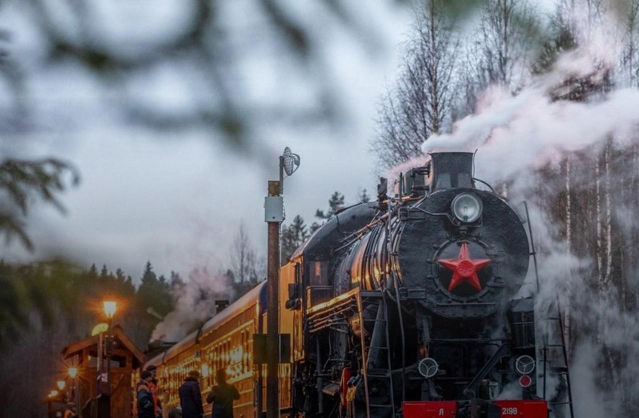 The first railway in russia using steam traction was put into operation at the фото 101