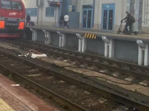 В Таганроге электричка сбила насмерть мужчину