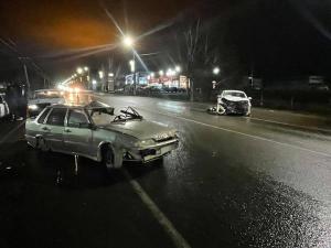 В ДТП под Таганрогом пострадали двое взрослых и подросток