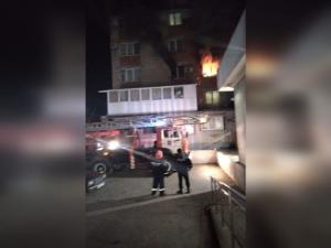 В Таганроге горела квартира в многоэтажке на улице Театральной
