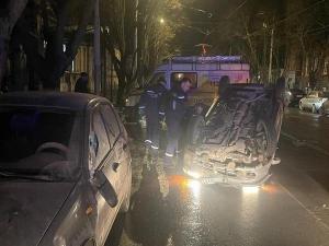 В Таганроге водитель иномарки перевернулся после ДТП