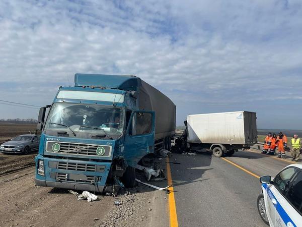 На трассе Ростов-Таганрог водитель «ГАЗели» погиб в аварии