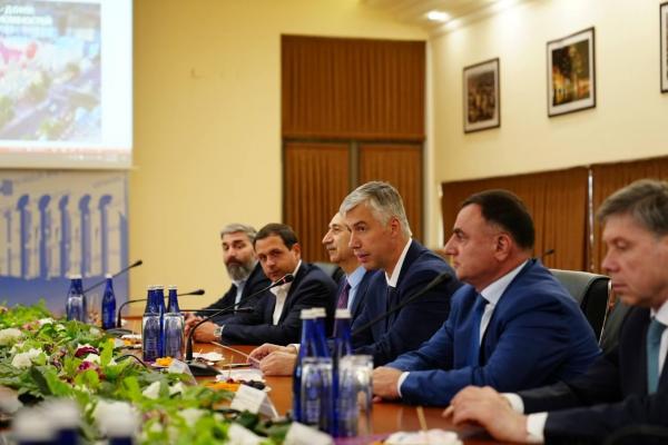 Алексей Логвиненко в ходе визита обсудил вопросы сотрудничества с мэрией Еревана