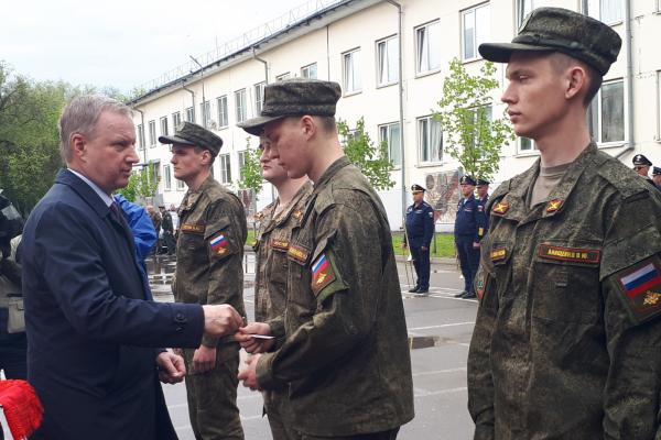 Правительство Ростовской области передало в зону СВО еще одну партию машин