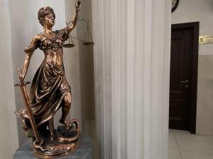 В Таганроге семь лет колонии получил лжесотрудник ФСБ, обманувший людей на 10 млн