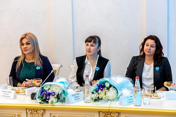 Многодетных ростовчанок поздравили накануне Дня матери