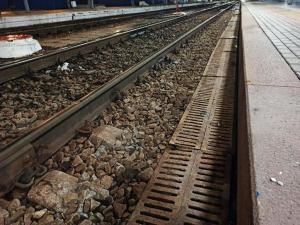 Под Таганрогом мужчину насмерть сбил поезд