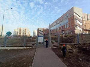 Из-за сильного урагана закрыли несколько школ в Таганроге