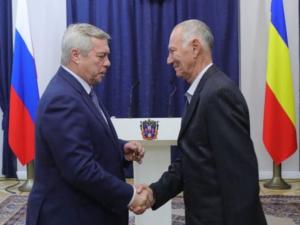 Награжден мужчина, обезвредивший подростка с ножом в школе под Таганрогом