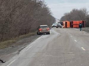 Под Таганрогом в массовом ДТП пострадал 24-летний парень