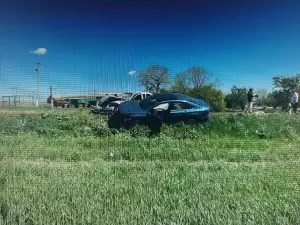 Под Таганрогом на трассе в ДТП с двумя авто пострадали четыре человека