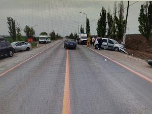 Под Таганрогом в ДТП пострадали трое человек, включая двоих несовершеннолетних