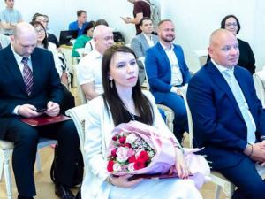 В преддверии профессионального праздника Алексей Логвиненко наградил лучших медиков Ростова
