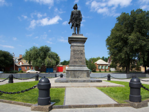 В Таганроге «Поселение «Комсомольский бульвар» признали объектом культурного наследия