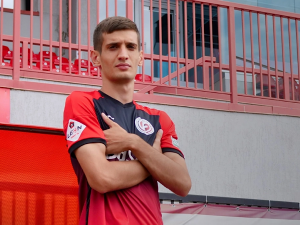 Таганрогский ФК «Форте» подписал контракт с 21-летним полузащитником