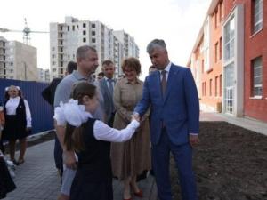 В жилом районе Левенцовском появились новая школа №72 и второй корпус школы №115