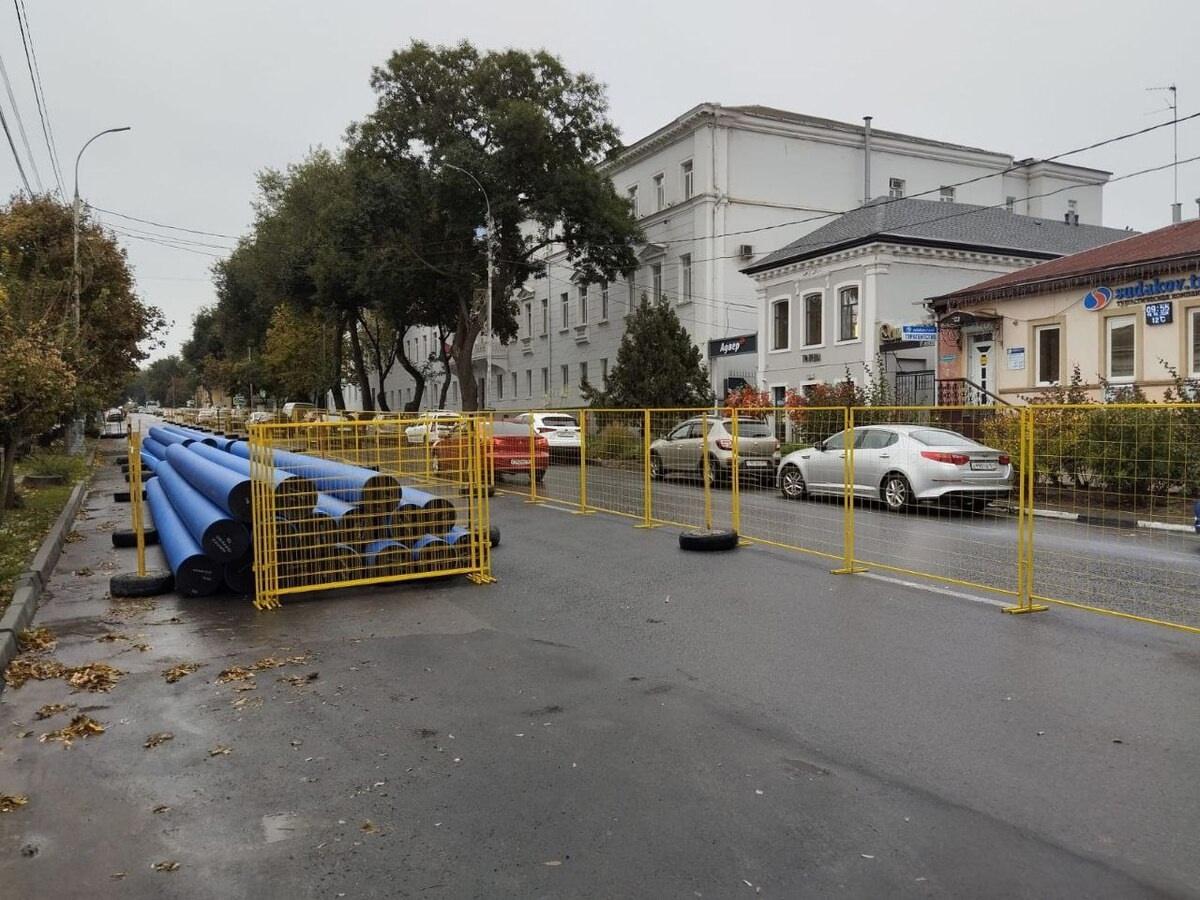 В центре Таганрога ограничили движение из-за ремонта водопровода