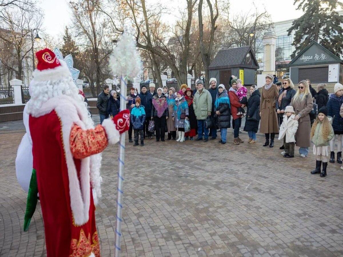 В Таганроге открыли главную городскую ёлку