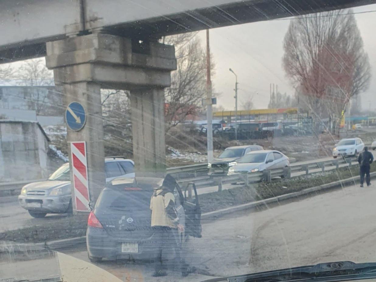 В Таганроге на Марцевском треугольнике столкнулись три легковушки