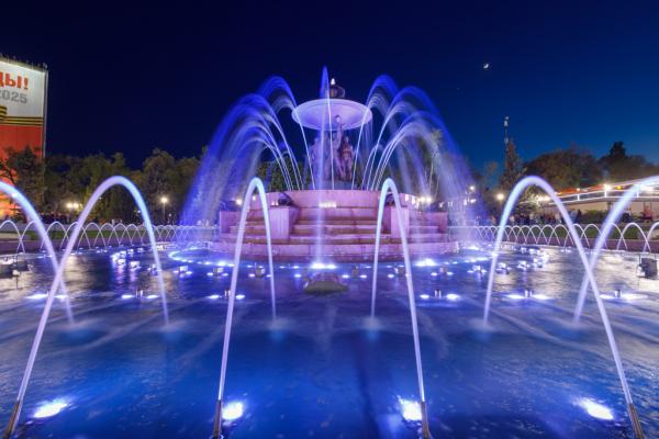 В Ростове после капитального ремонта заработал знаменитый фонтан «Атланты»
