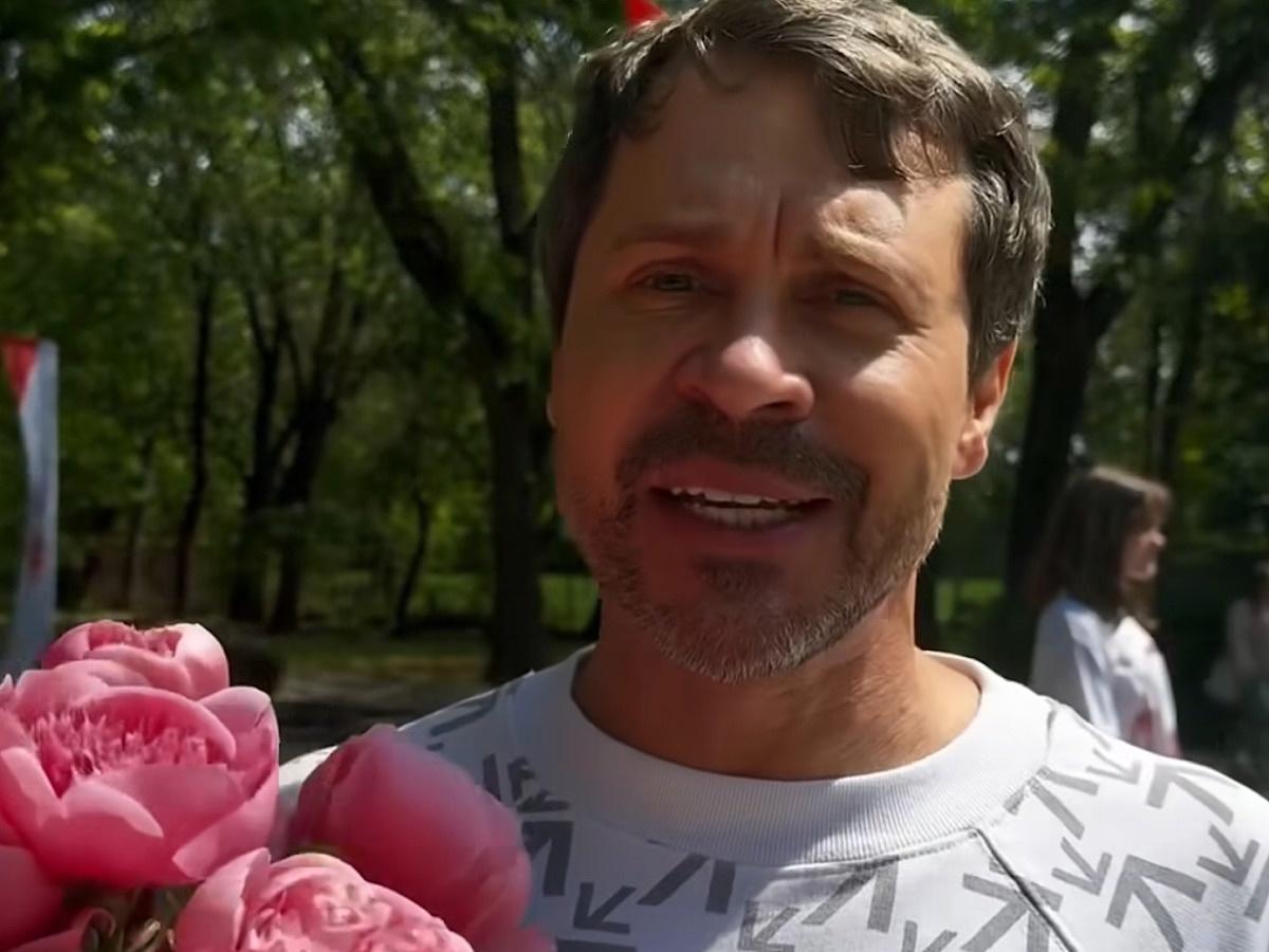 Павел Деревянко отпраздновал День победы в родном Таганроге