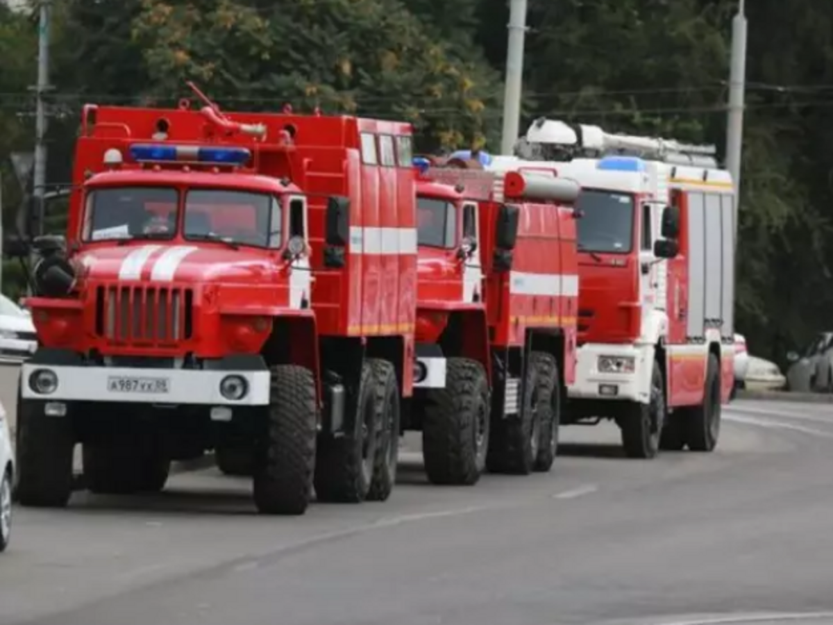 Под Таганрогом после атаки беспилотников начался пожар