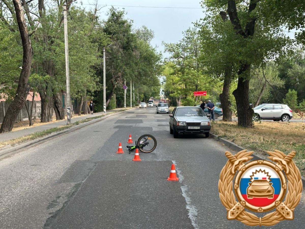 В Таганроге автомобилист сбил 8-летнего мальчика на велосипеде
