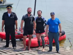 Двоих мужчин унесло на катамаране в центр Таганрогского залива