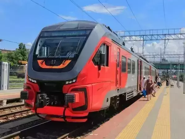 Остановка поездов, ранения и последствия на земле: Дроны атаковали Ростовскую область