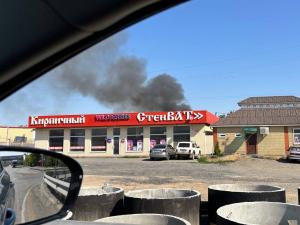 В селе Самбек под Таганрогом загорелся гараж