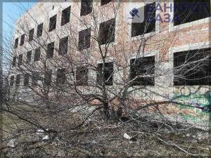 В Таганроге за 18 млн продают трехэтажный дом с прилегающим земельным участком