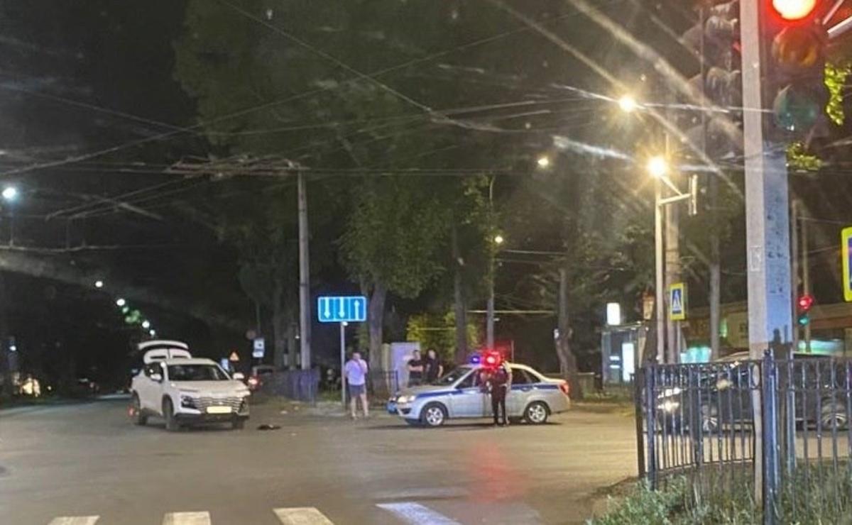 Мотоциклист попал под колеса легковушки в Таганроге