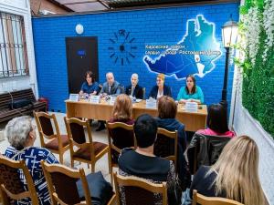 В Ростове в ходе встречи информационной группы с жителями обсудили меры соцподдержки