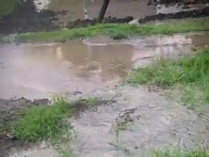 В Таганроге коммунальный фонтан затопил два квартала в 9-м Новом переулке