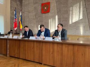 Транспорт и ремонт дорог обсудили на встрече информационной группы в Октябрьском районе Ростова