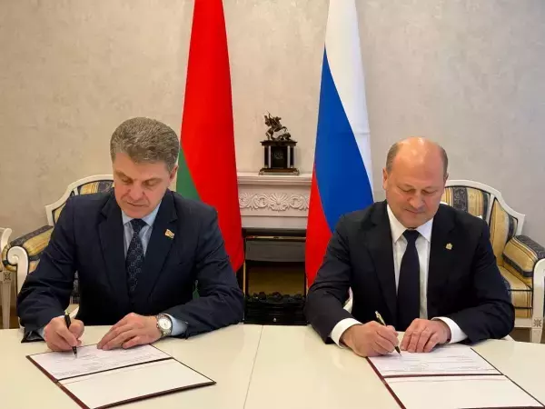 Александр Скрябин и Владимир Кухорев обсудили сотрудничество между Ростовом и Минском