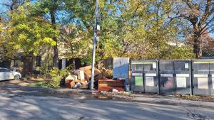 Возле Домика Чехова в Таганроге образовалась свалка