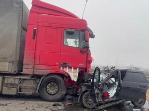 Уснула за рулем и вылетела на «встречку»: в ДТП под Таганрогом погибла 46-летняя женщина