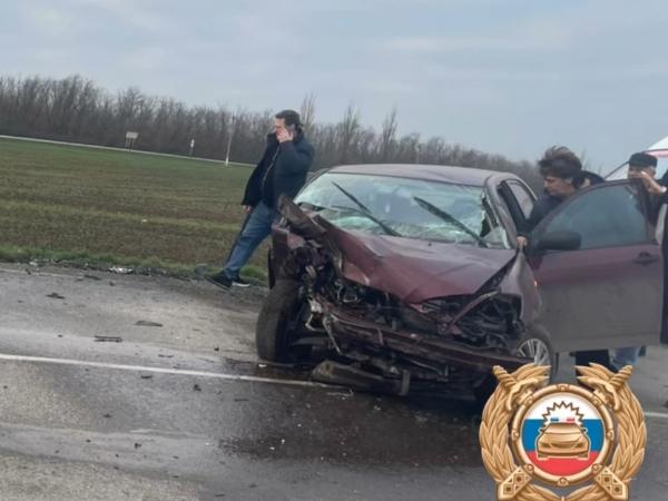 В жесткой аварии под Таганрогом пострадали три человека