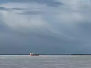 В порту Таганрога начался период ледокольных проводок