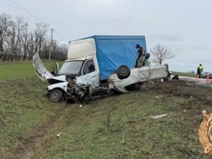 Под Таганрогом в жутком ДТП с ГАЗелью погиб человек, еще один пострадал