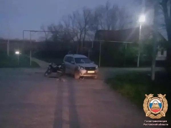 В Неклиновском районе подросток на питбайке попал в больницу после столкновения с иномаркой